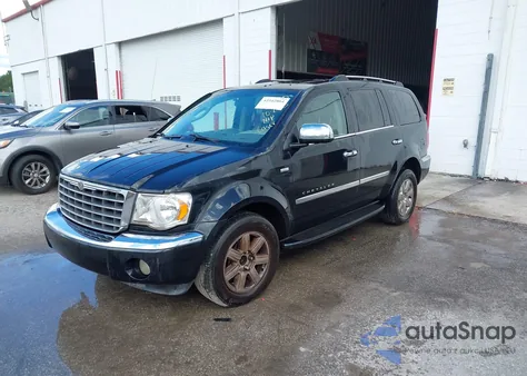 2008 Chrysler Aspen Limited z USA, uszkodzony, nr VIN 1A8HX58288F132250